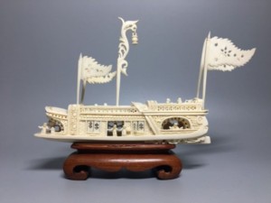 本象牙の船