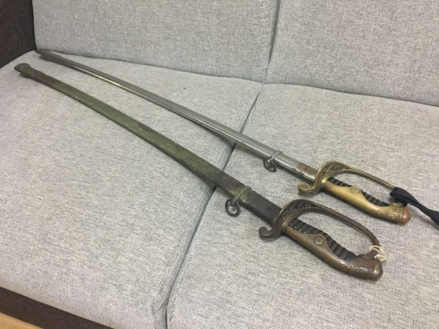 旧日本軍サーベル模造刀など買取り致しました。｜栄楽堂